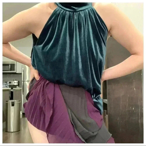 Aurore Mock Neck Velvet top - Picture 5 of 9